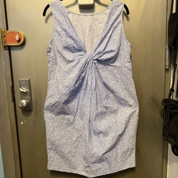 Retro Printed twist-back dress, blue and white digital graphic print Shift Dress - Picture 5 of 16